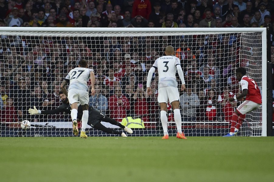 ARSENAL NANIŠANIO TITULU Pet golova na Emiratima, Liverpul teren napustio pognute glave (VIDEO)