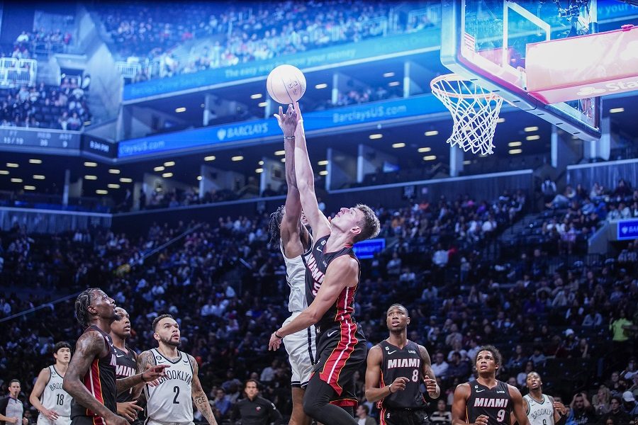 SKREĆE PAŽNJU NA SEBE Jović vodio Majami do pobede, pogađao trojke, asistirao, zakucavao…. (VIDEO)