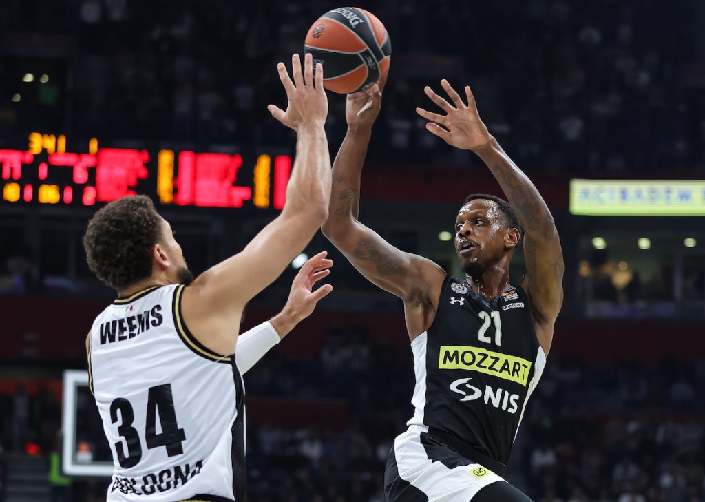TAKO JE VEĆ BOLJE Partizan ponizio Virtus u ludilu Arene! Prva pobeda u Evroligi posle 3.121 dan