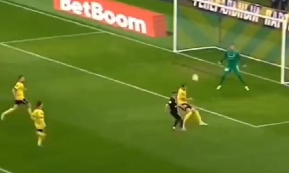 LOBOVAO DVOMETRAŠA Ranđelovićev majstorski gol u Rusiji (VIDEO)