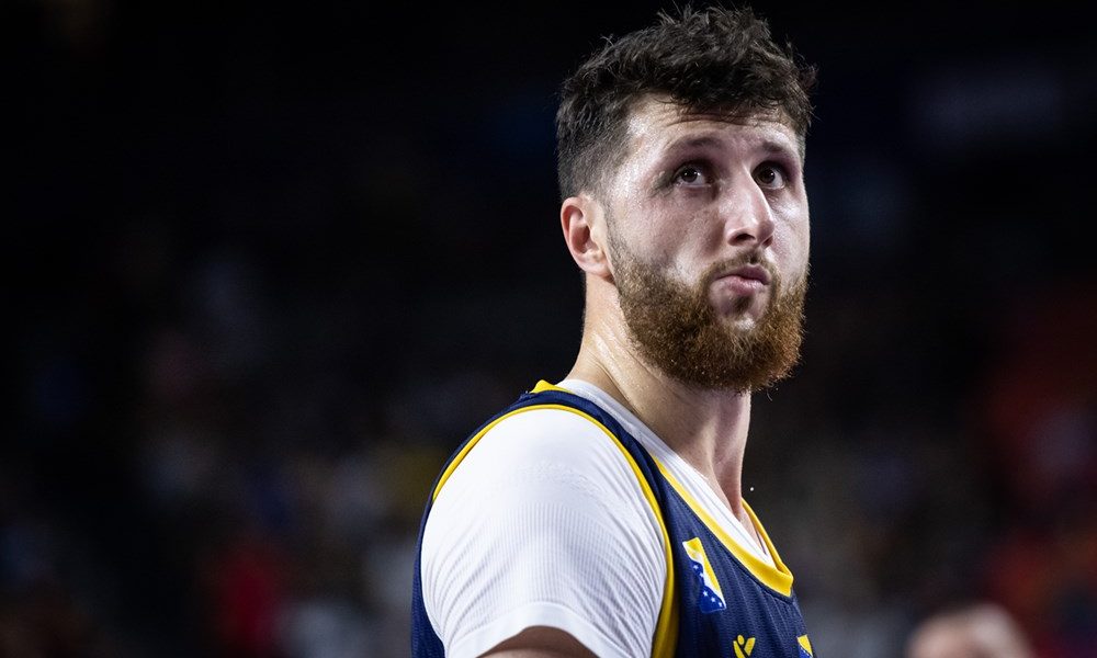 SRAMOTA U KOMŠILUKU Nurkić donirao teren, a huligani ga uništili: Nije još ni otvoren (FOTO)