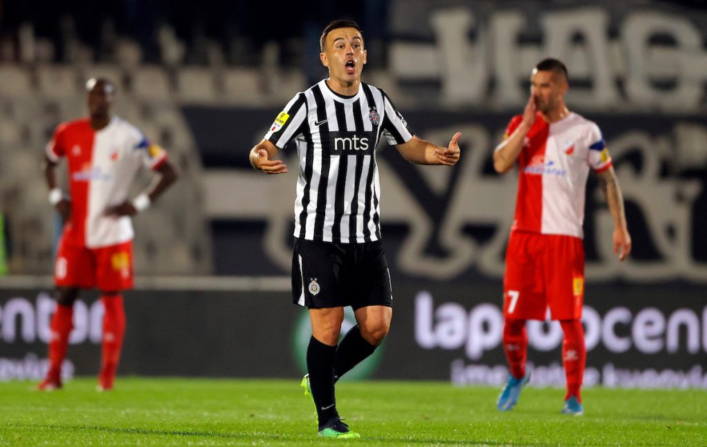 VODE CRNO-BELI Nije Nova godina, ali je Partizan dobio dva poklona od Vojvodine – Natho 2:0 (VIDEO)