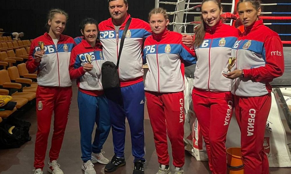 Srpske bokserke u stroju za Evropsko prvenstvo u Budvi
