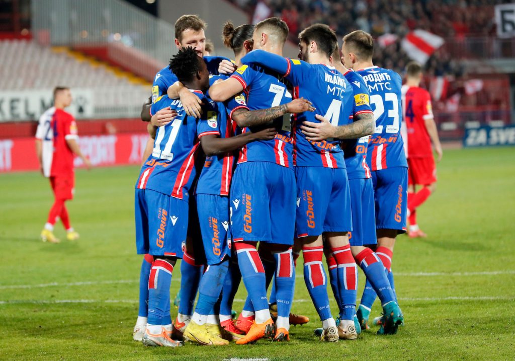 NOVO DOBA NA „MARAKANI“ Crvena zvezda – crveno plavo bela! (FOTO)