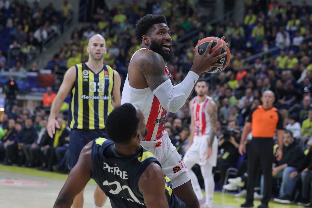 PORAZ I NA BOSFORU Fenerbahče potpalio Zvezdin „fenjer“! Stara boljka ponovo prisutna