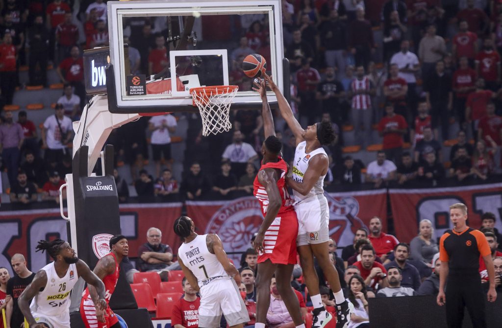 UMALO NEGATIVNI REKORD Veliki pad i ubedljiv poraz u Pireju! Desetkovani Partizan pružao dobar otpor… Do drugog poluvremena