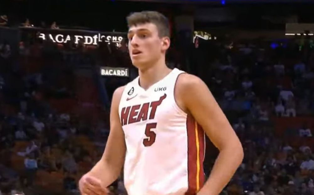 SOLIDNA PARTIJA Jović ponovo starter! Iskoristio je šansu, ali je prednost dobio iskusniji (VIDEO)