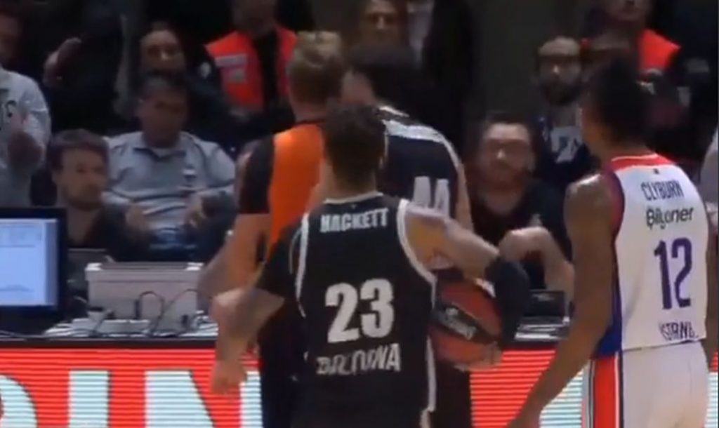 IZGUBIO ŽIVCE Teodosić nasrnuo na zloglasnog sudiju, pa isključen sa utakmice! (VIDEO)