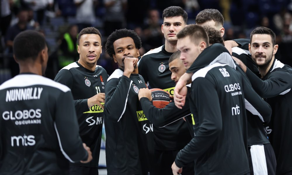 GLAVOBOLJE ZA PARTIZAN U ATINI Željko na poslednjem treningu imao samo osam igrača, jedan dobio temperaturu
