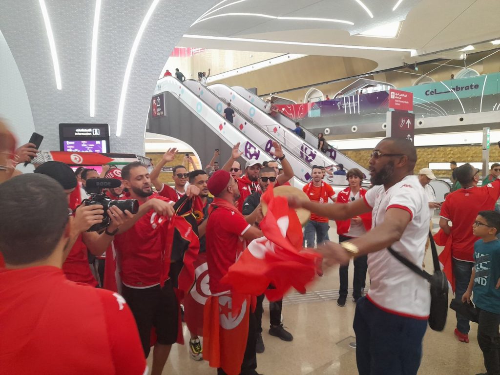 ZA NJIH SPEKTAKL POČINJE Tunižani „okupirali“ metro stanicu u Dohi, kreću na megdan sa Dancima (VIDEO)