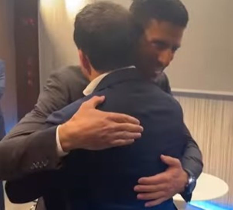 NAJBOLJI UZ NAJBOLJE Đoković se sreo sa legendom svetskog fudbala (VIDEO)