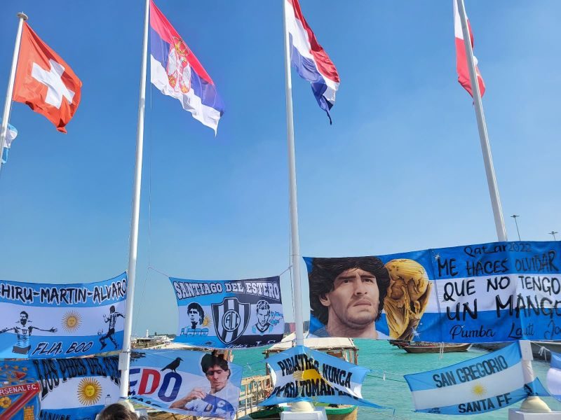 FOTO UBOD Srpska zastava se vijori u Dohi, a pored komšijska (FOTO+VIDEO)