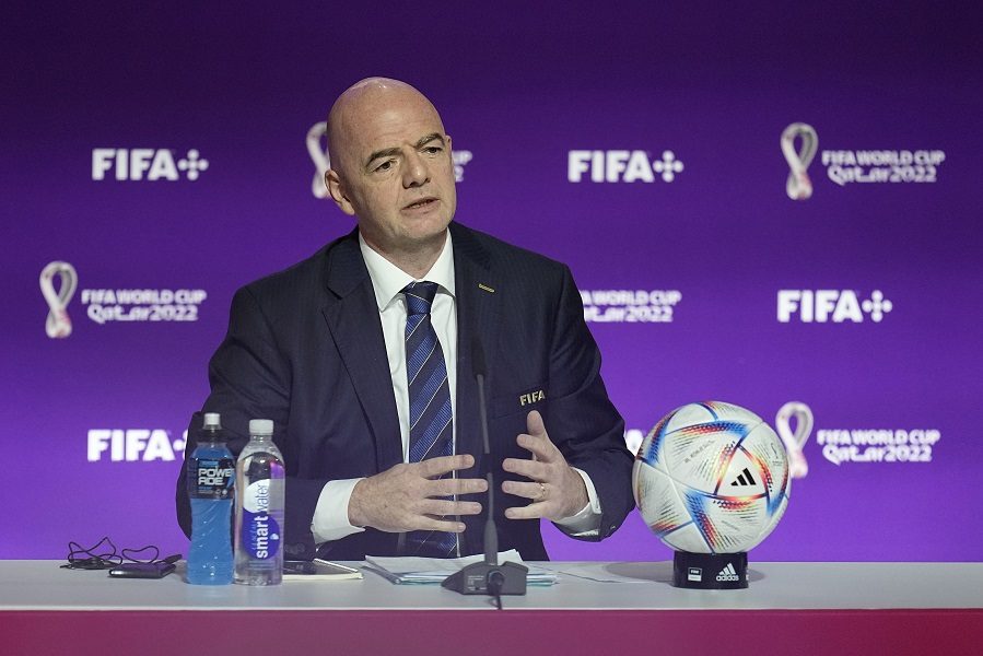 INFANTINO SE OPROSTIO OD BEKENBAUERA: Moj sjajni komšija…