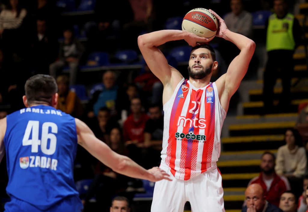 ŠTA SE DEŠAVA? Zvezda gubi od Zadra posle prve četvrtine, prvih sedam minuta šutirala isključivo trojke!