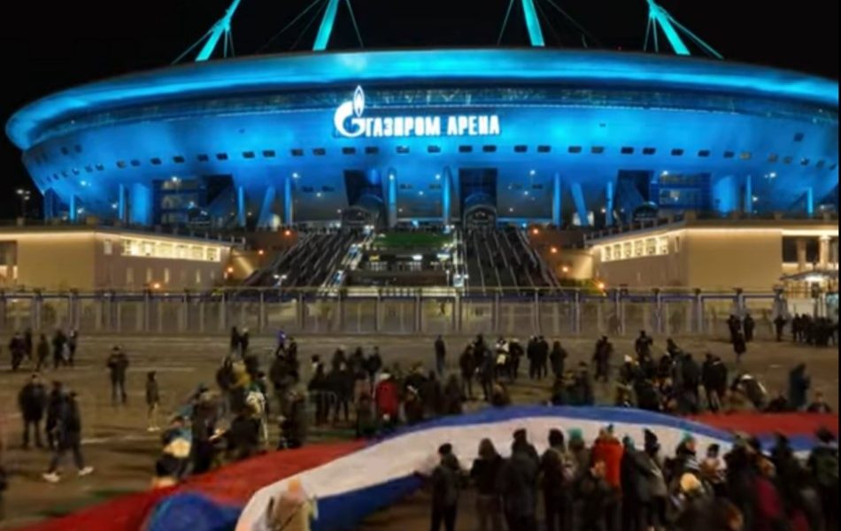 DA SE NAJEŽIŠ Navijači Zenita do stadiona nosili srpsku zastavu dugu 600 metara (VIDEO)