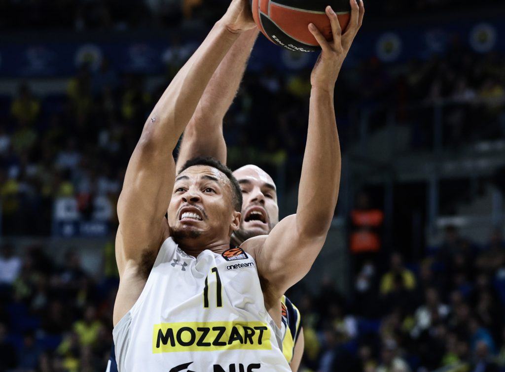 POLUVREME Partizan mogao bolje! Vodio, šutirao penale, pa pao u finišu
