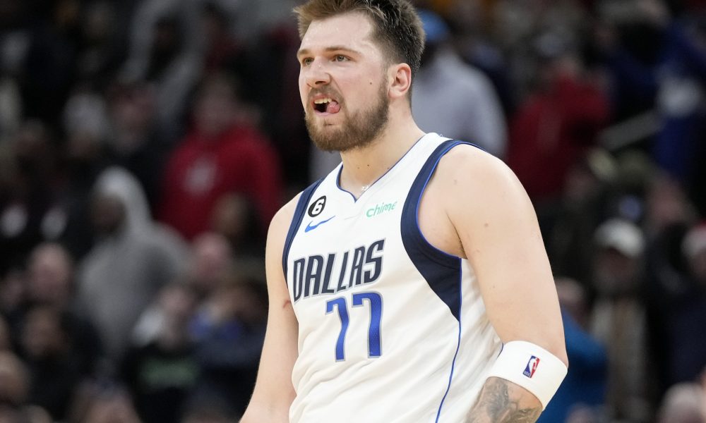 ŠTA UČINI LUKA?! Dončić drugi put u životu uradio ovako nešto! Izjednačio rekord Dirka Novickog (VIDEO)