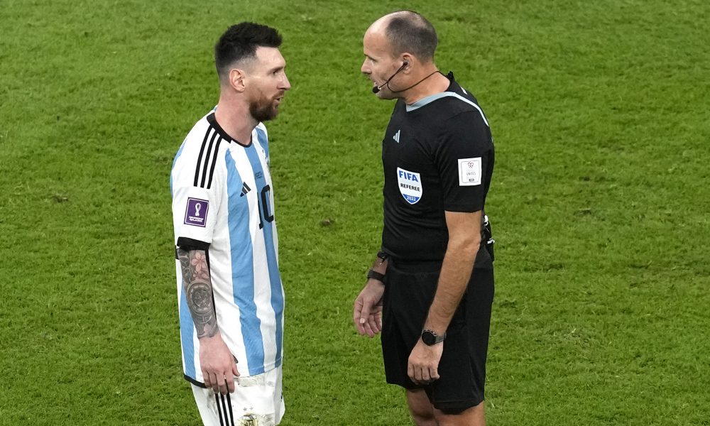 MESI KRITIKOVAO, FIFA REAGOVALA Arbitar poslat kući iz Katara! Skupo ga koštalo loše suđenje