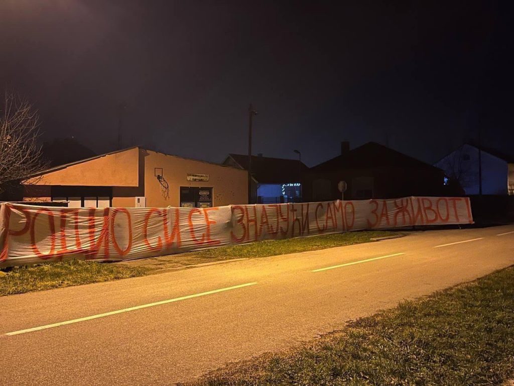 POSLEDNJI POZDRAV LEGENDI „Delije“ u Borovu se oprostile od Mihajlovića (FOTO)