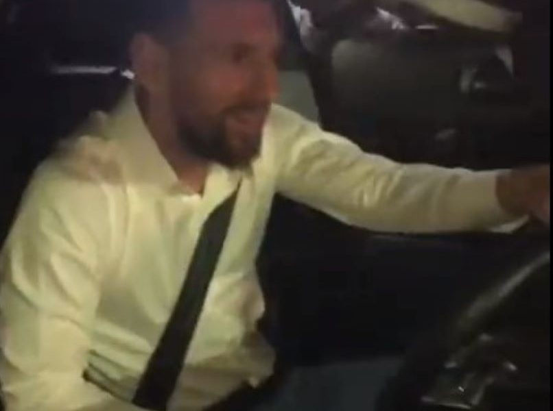 NIJE LAKO MESIJU Argentinca okupirali navijači, nije mogao ni da mrdne automobilom (VIDEO)