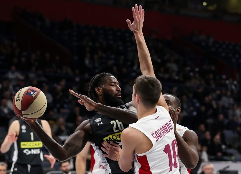 POLUVREME Partizan „panterima“ ubacio skoro 50 poena