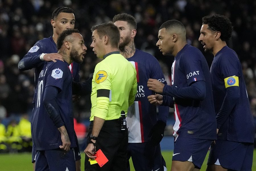LIGA JEDAN PSŽ se „kockao“, Nejmar pocrveneo, a Mbape u 96. minutu iz sumnjivog penala srušio Strazbur (VIDEO)