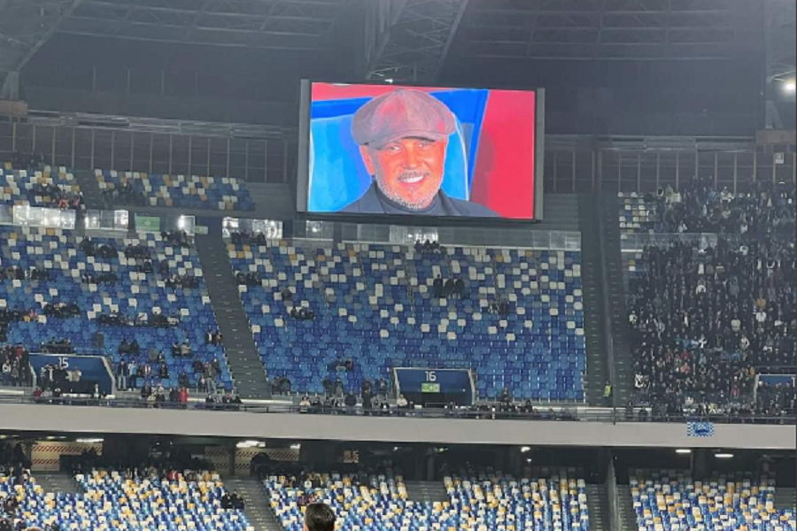 UTIHNUO JE STADION „DIJEGO MARADONA“ Navijači Napolija se na lep način oprostili od Siniše (FOTO)
