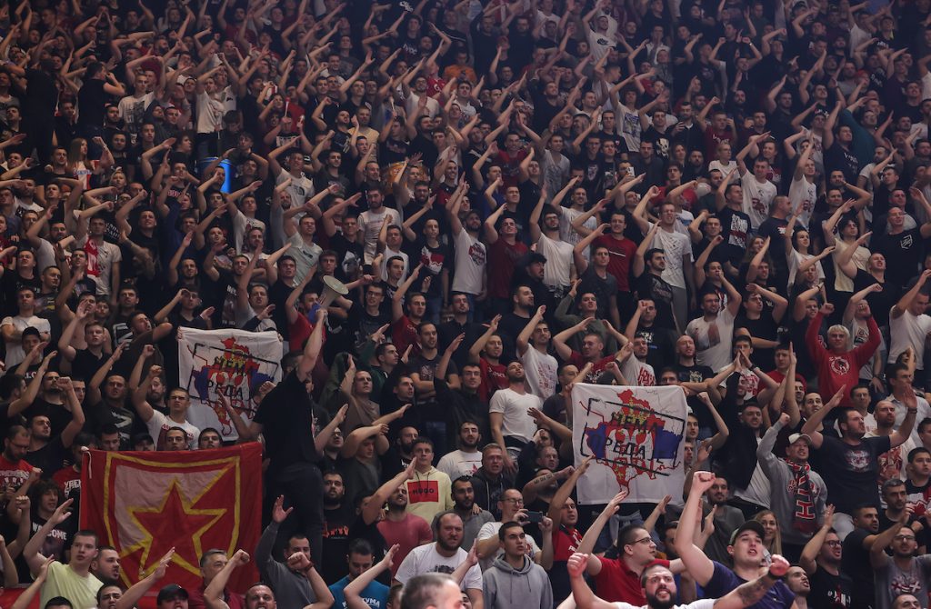 „PAKAO“ ČEKA BARSU „Delije“ od ranog jutra napravile red za karte (FOTO)