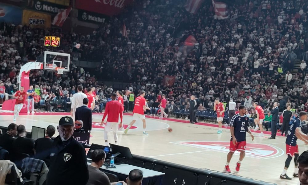 PAKAO ČEKA MANEKENE Pionir prepun 30 minuta pre početka! (VIDEO)