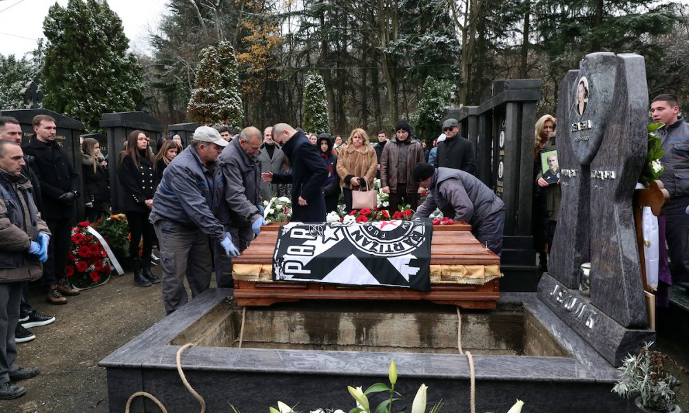 SLAVA MU Sahranjen Miodrag Ješić! Prisutne legende Partizana i jedna Zvezdina zvezda (FOTO)