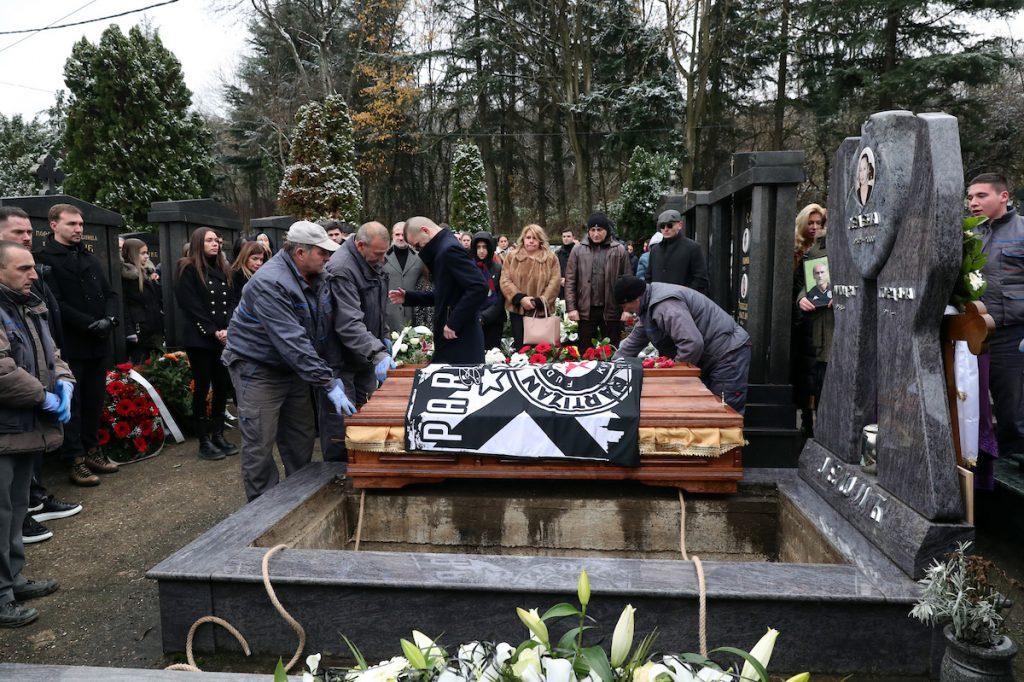 SLAVA MU Sahranjen Miodrag Ješić! Prisutne legende Partizana i jedna Zvezdina zvezda (FOTO)