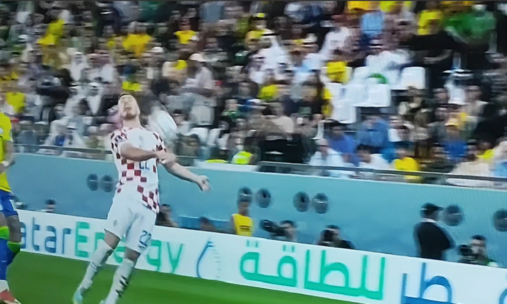 DA LI SU SUDIJE HRVATIMA PROGLEDALI KROZ PRSTE? Igranje rukom nije bilo za penal (VIDEO)