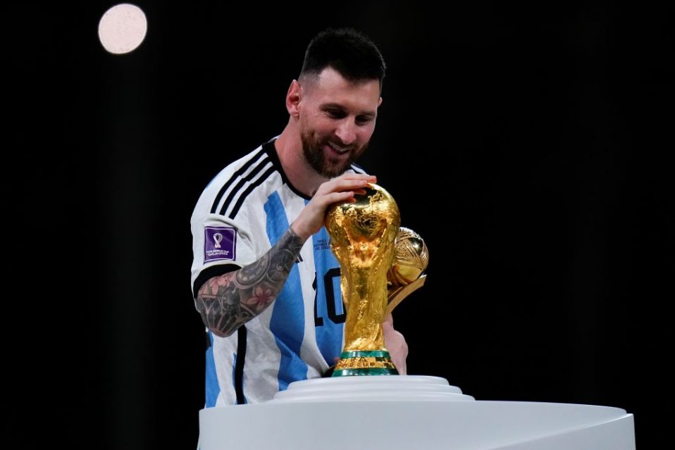 Mesi razrešio bar jednu dilemu… Ne i poređenje s Maradonom! Argentinci mu zameraju jednu stvar
