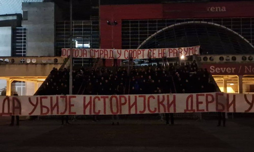 AKCIJA PRED DERBI „Delije“ se okupile ispred Arene i prozvale predsednika Partizana (FOTO+VIDEO)