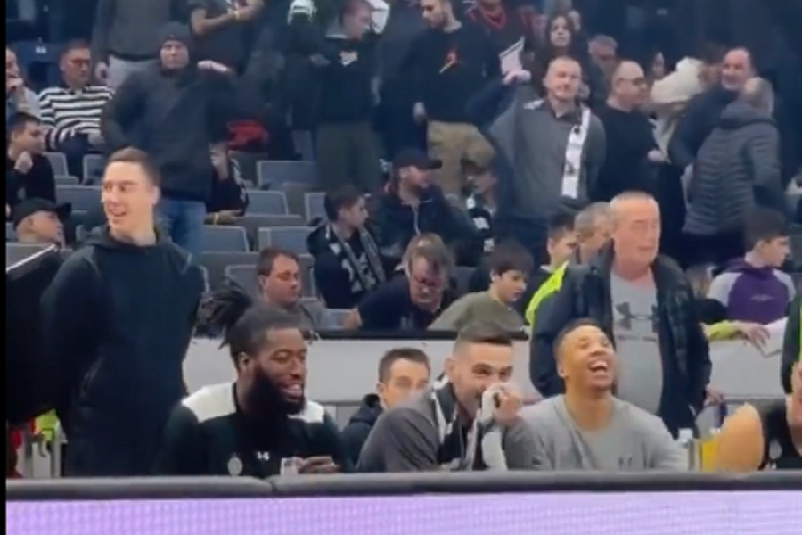SJAJNA ATMOSFERA Dok je Partizan gazio MZT, Papapetru i Lesor su se ludo zabavljali na klupi (VIDEO)