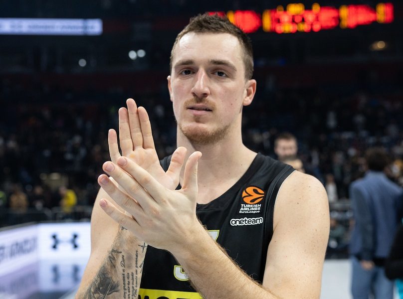 ODGOVOR NA PROZIVKE Anđušić dao intervju za klupsku televiziju, ali njegova majica bode oči (VIDEO)
