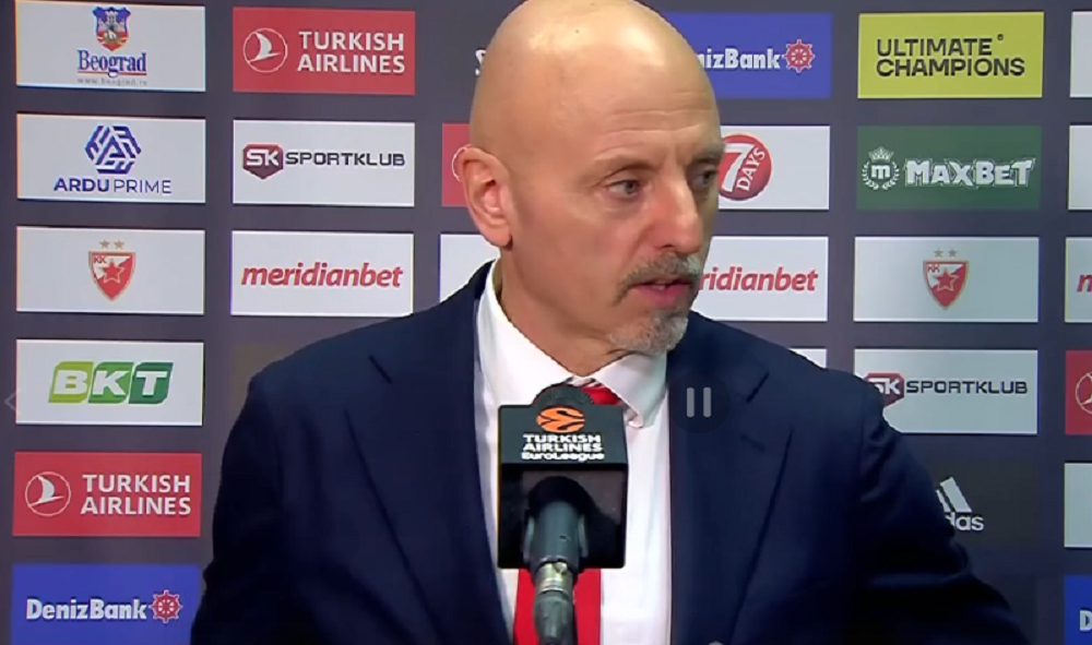 OBRADOVIĆ NA ENGLESKOM O LJUBLJENJU GRBA: U prošlosti je bilo nekih… (VIDEO)
