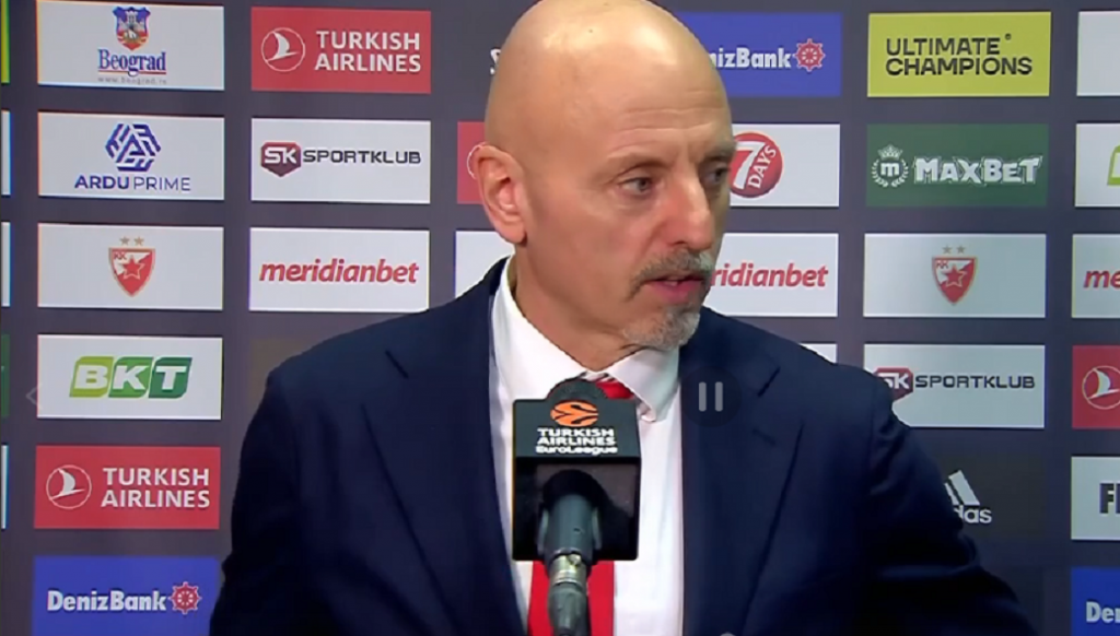 OBRADOVIĆ NA ENGLESKOM O LJUBLJENJU GRBA: U prošlosti je bilo nekih… (VIDEO)