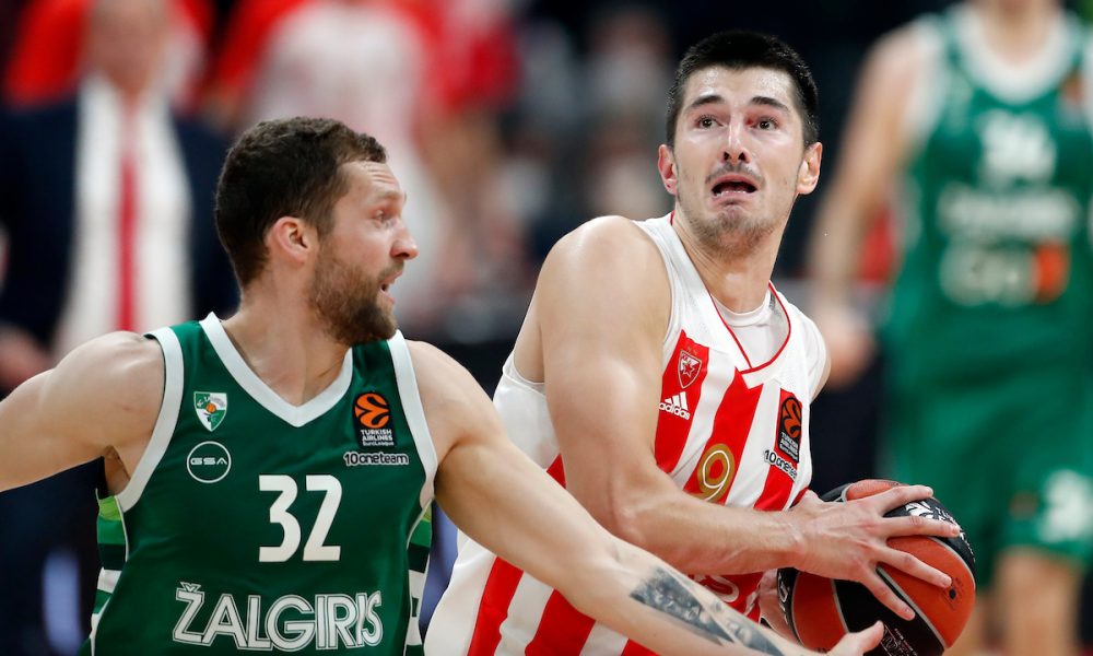 VRTEĆE SE NA TV ŠPICAMA Nedović očekivao faul na šutu, a od svega pogodio samo tablu, spasio ga Mitrović, evo i kako (VIDEO)