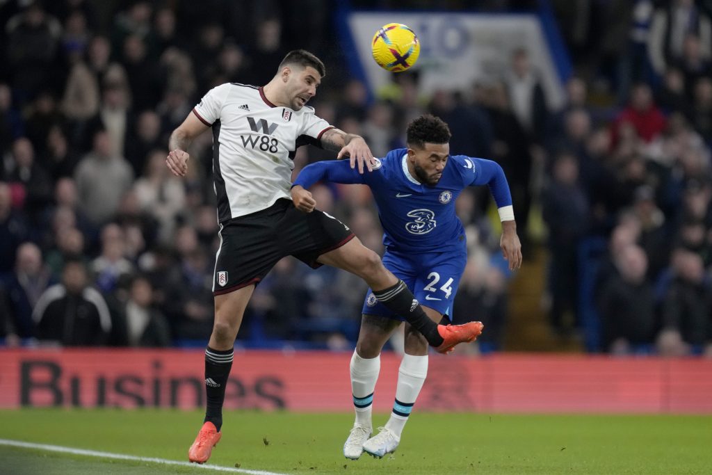 PREMIJER LIGA Mitrović zamalo pogodio s pola terena! Debitovao najskuplji igrač u istoriji takmičenja (VIDEO)