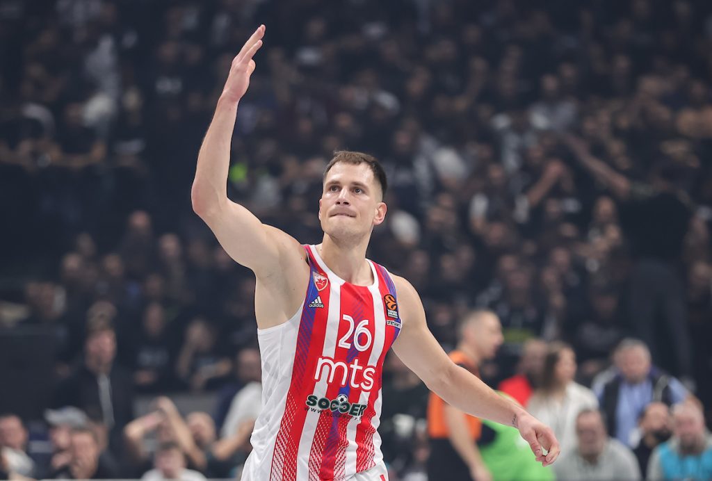 BRAVO, NEMANJA Nedović ponovo pokazao da ima veliko srce! Pogledajte kako je devojčici ulepšao dan (VIDEO)