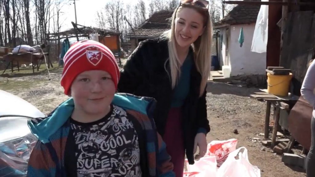 HUMANOST NA DELU Zvezda donela pomoć osmočlanoj porodici Slavujević (VIDEO)