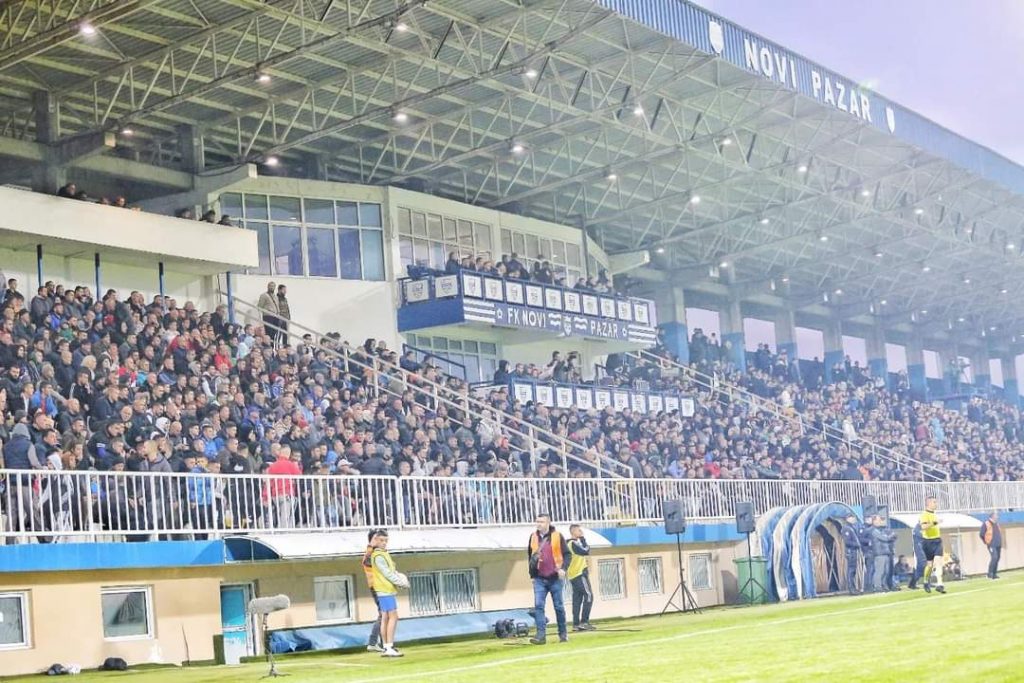 NASTAVLJEN DUEL U NOVOM PAZARU Prekid trajao 50 minuta – Jovanović ispraznio tribinu
