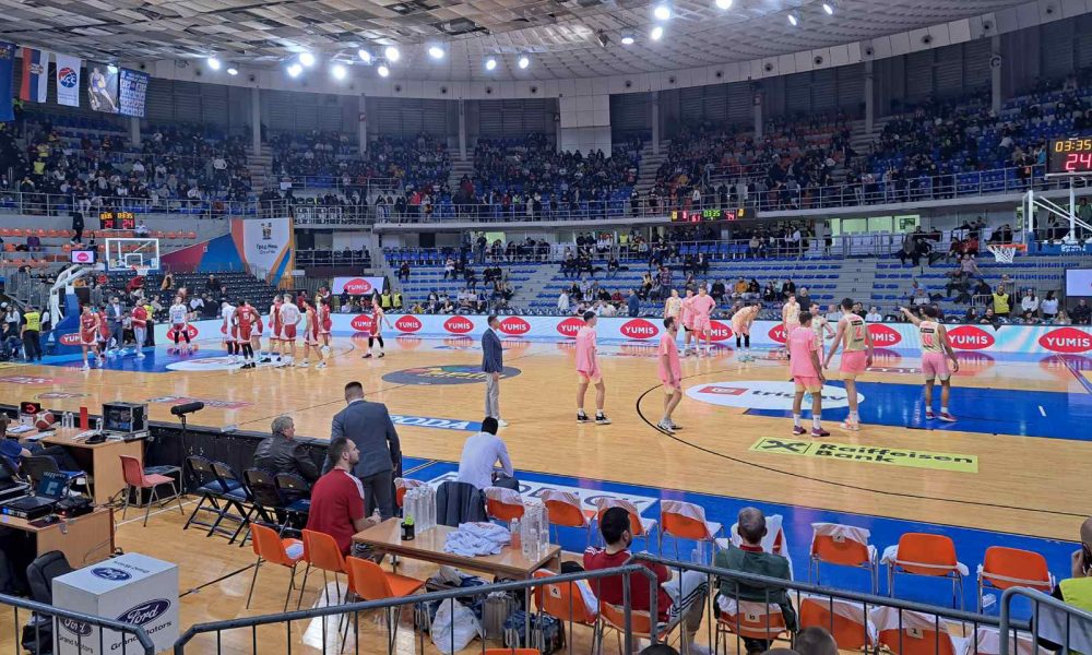 GOTOVO JE „Grobari“ napustili dvoranu, utakmica će da bude nastavljena! Pogledajte kako sada izgleda južna tribina (FOTO)