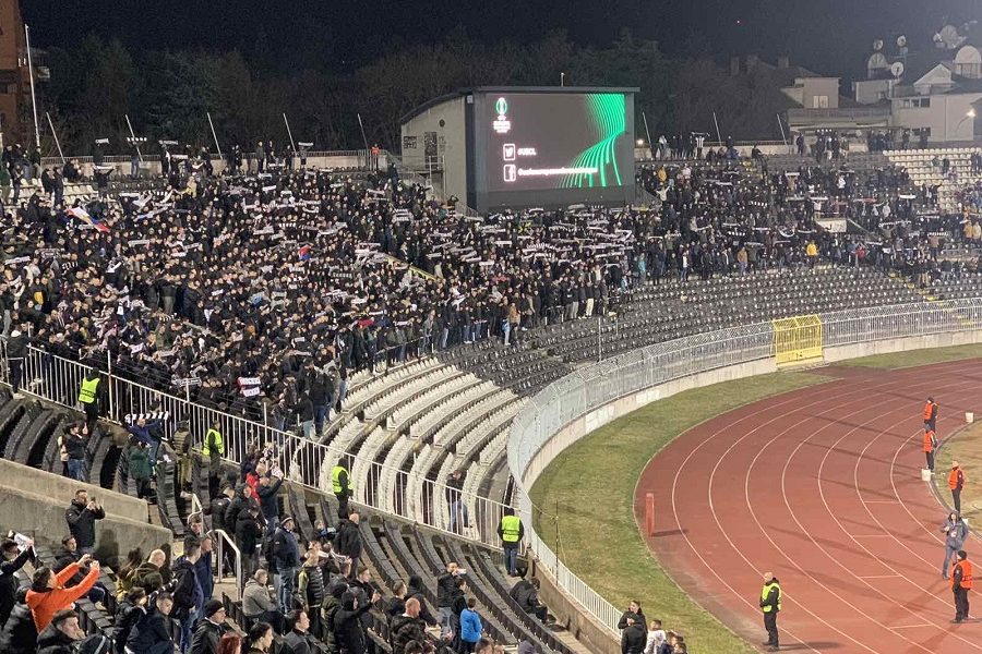 PARTIZAN – ŠERIF Manje navijača nego što se očekivalo, uprava meta „grobara“ (VIDEO)