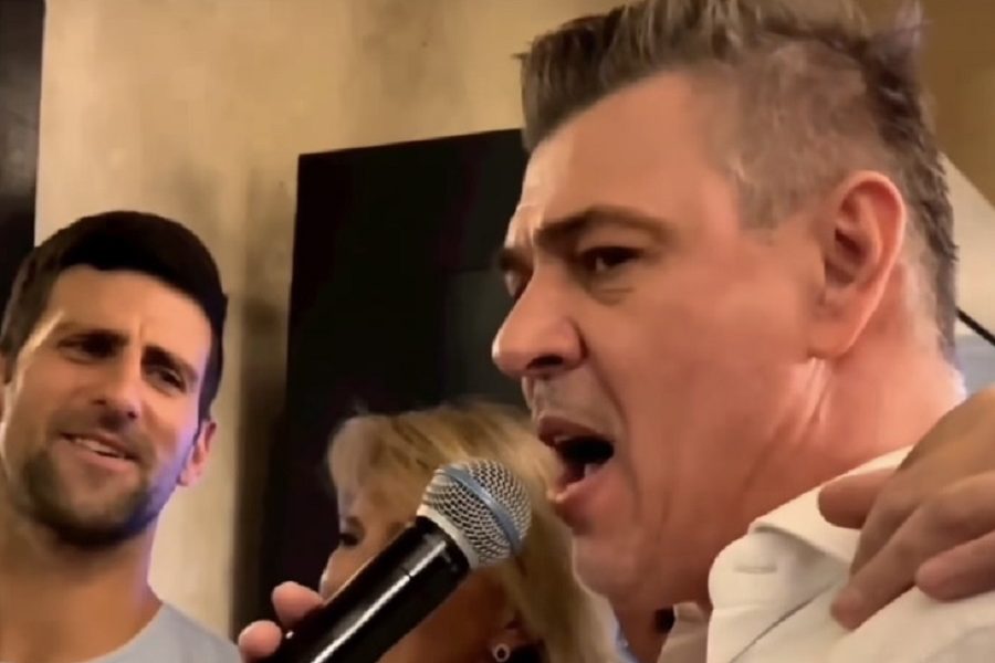 ŽURKA KOD NOLETA Bivši trener crno-belih otpevao Zvezdinoj legendi: Lepa je ko san, voli Partizan… (VIDEO)