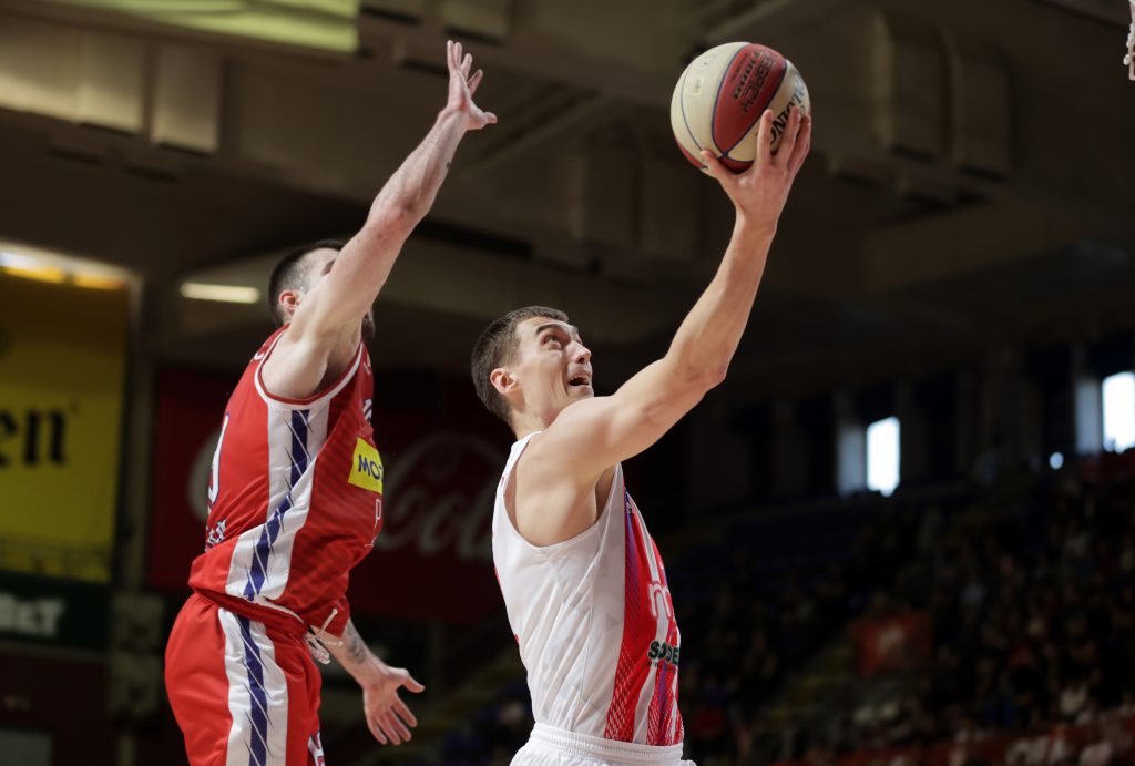 POLUVREME Zvezda se muči, Gagić nerešiva enigma! Ništa još nije gotovo
