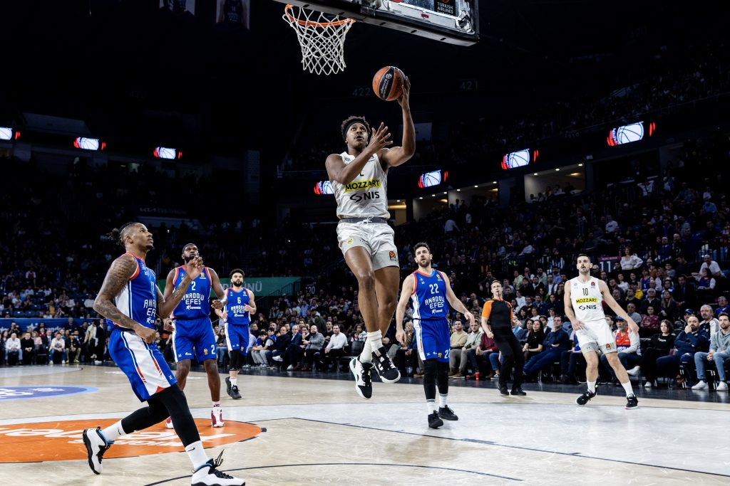 MAGIČNI GRAD ZA PARTIZAN U Istanbulu je postao šampion Evrope, tu se našao i na korak od Top 8 faze! Nestvaran preokret protiv branioca titule (VIDEO)