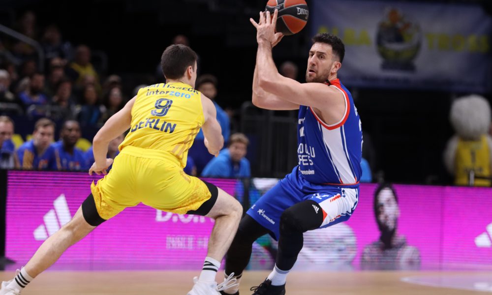 LUDNICA U BERLINU Micić dao 30 poena, ali uzalud! „Fenjeraš“ u poslednjoj sekundi gasi nadu Efesa u Top 8 (VIDEO)
