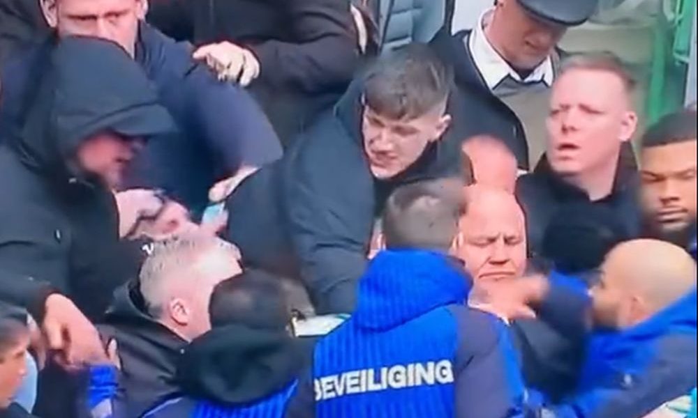 SKANDALOZNI ČIN Maloletni huligan pesnicom udario igrača svog tima! Divljanje navijača i prekid u Holandiji (VIDEO)